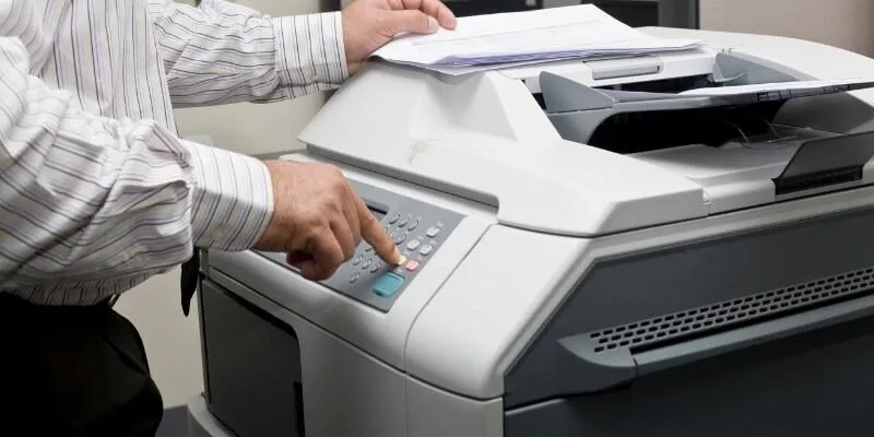 thuyet-phuc-khach-hang-thue-may-photocopy-ricoh